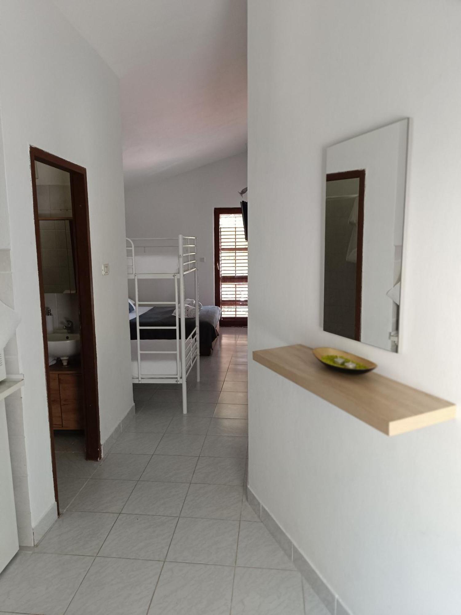 Studio Apartmani Tucic Celina Ngoại thất bức ảnh